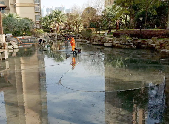 秀屿景观池淤泥清理